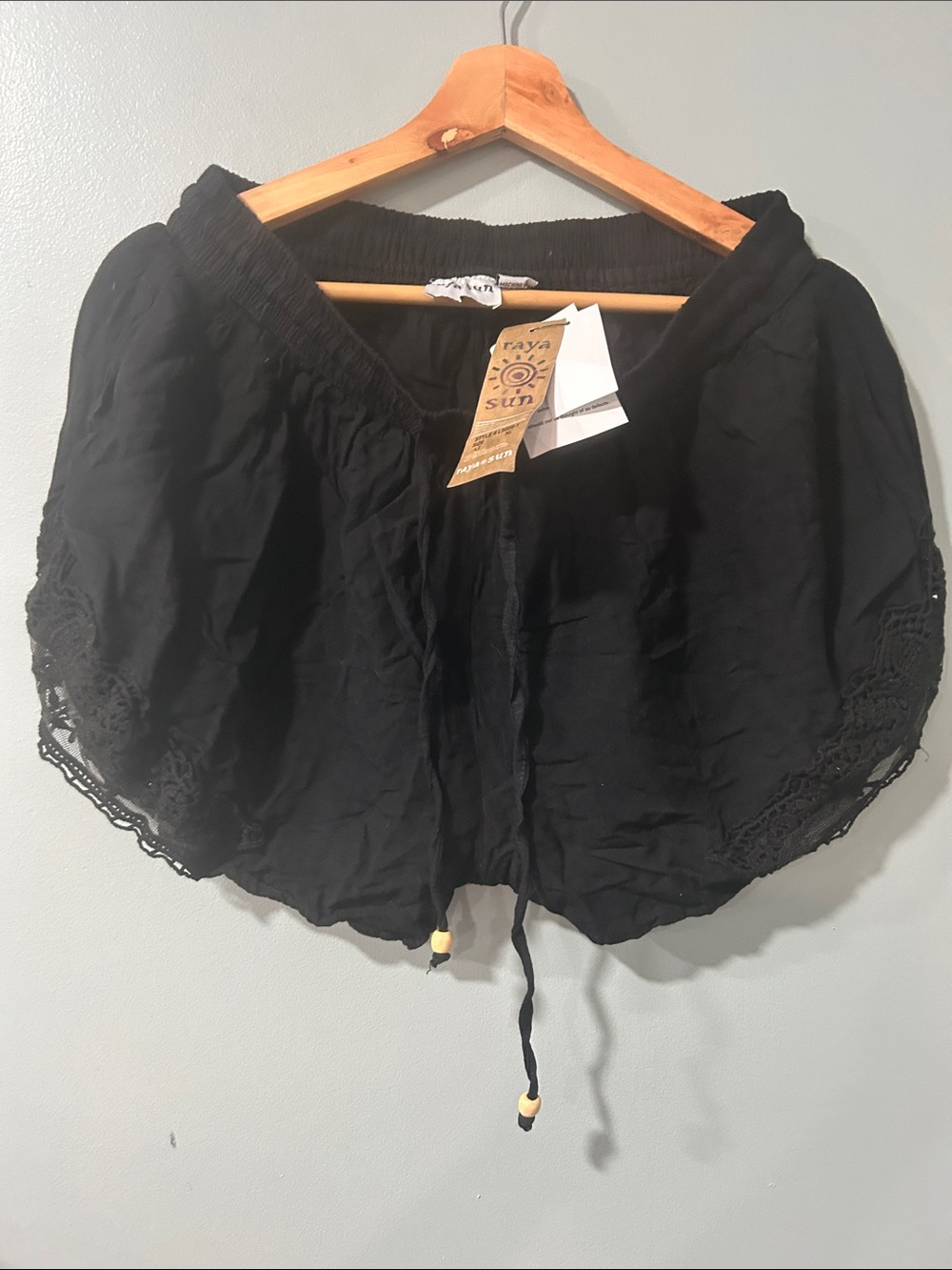 raya sun Black Elastic Waist Shorts with Drawstring